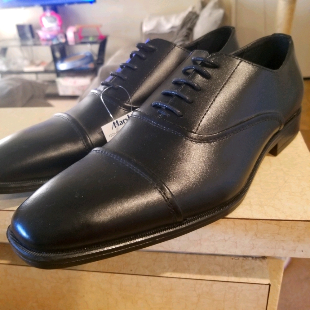 Dress shoes